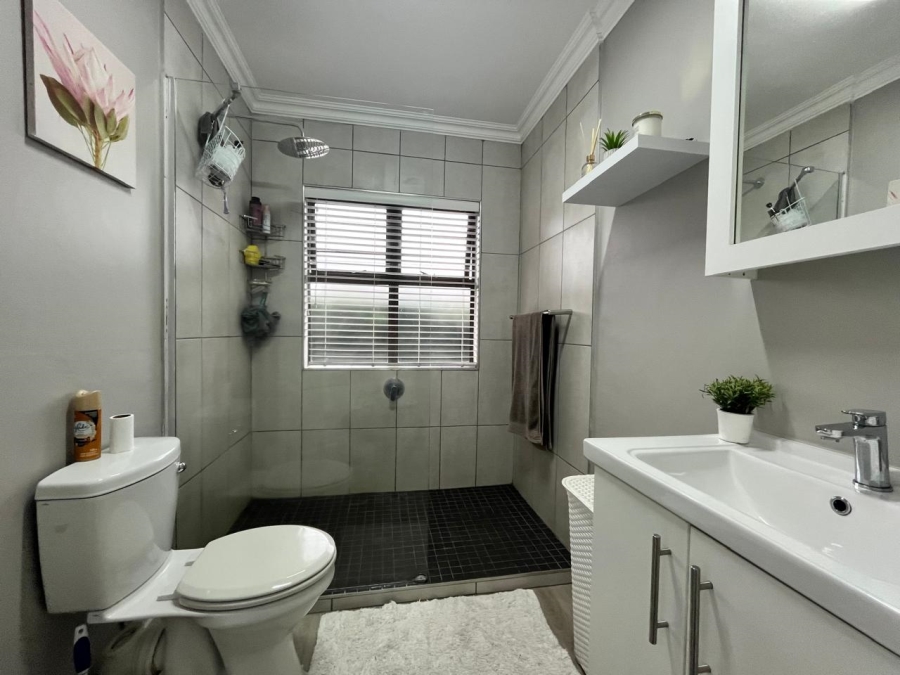 4 Bedroom Property for Sale in Seaward Estate KwaZulu-Natal