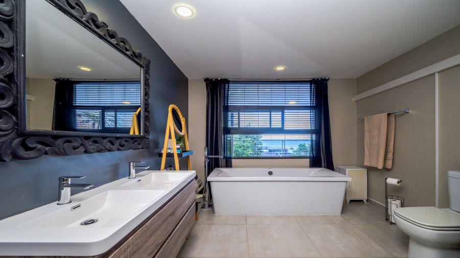 7 Bedroom Property for Sale in Ballito Central KwaZulu-Natal