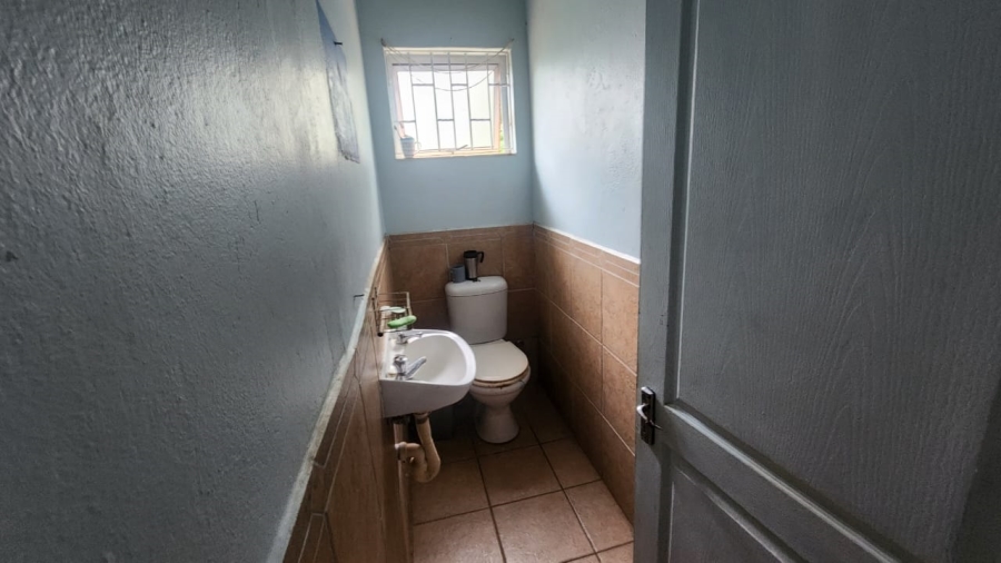 4 Bedroom Property for Sale in Uvongo KwaZulu-Natal
