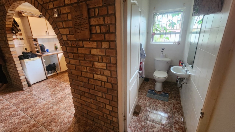 4 Bedroom Property for Sale in Uvongo KwaZulu-Natal
