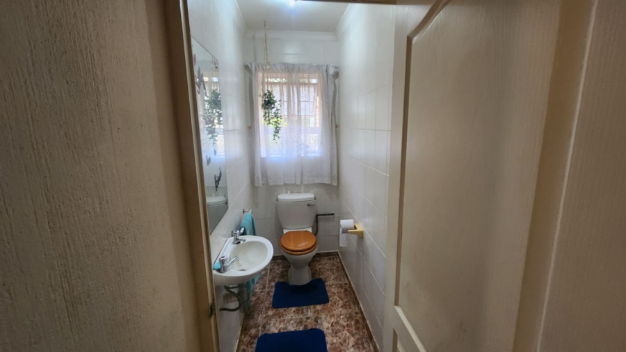 4 Bedroom Property for Sale in Uvongo KwaZulu-Natal
