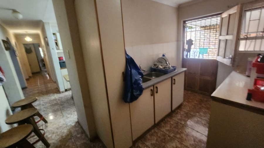 4 Bedroom Property for Sale in Uvongo KwaZulu-Natal