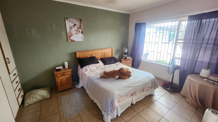 4 Bedroom Property for Sale in Uvongo KwaZulu-Natal