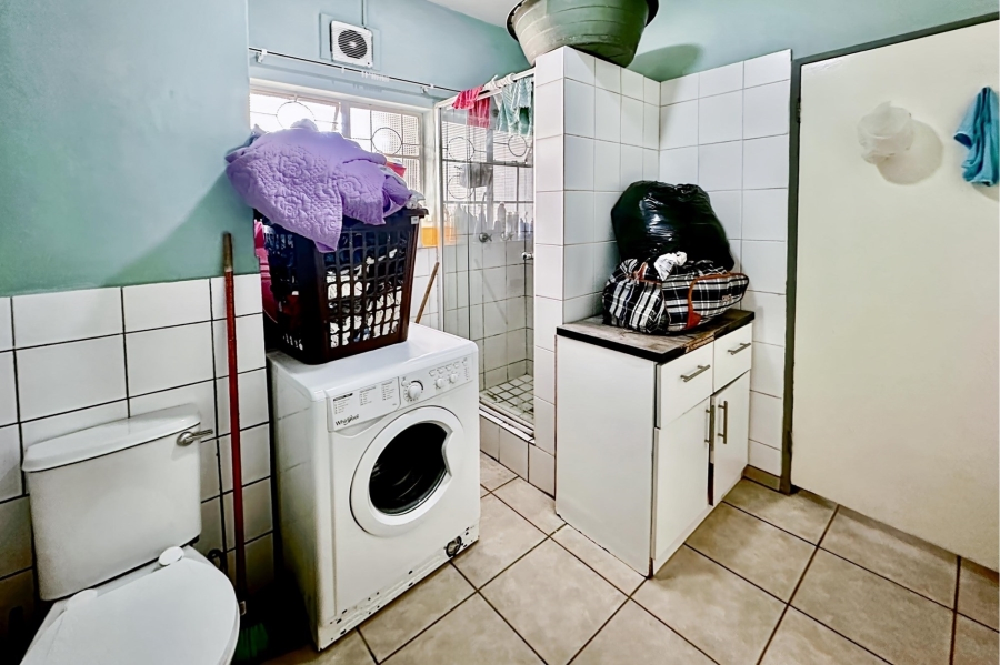 1 Bedroom Property for Sale in Scottsville KwaZulu-Natal