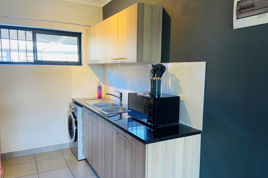 To Let 2 Bedroom Property for Rent in Athlone Park KwaZulu-Natal