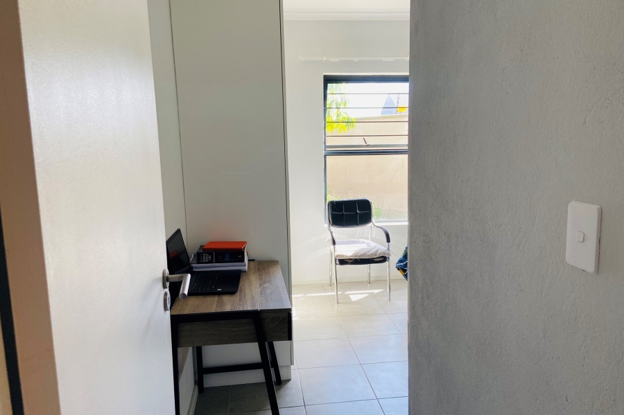 To Let 2 Bedroom Property for Rent in Athlone Park KwaZulu-Natal