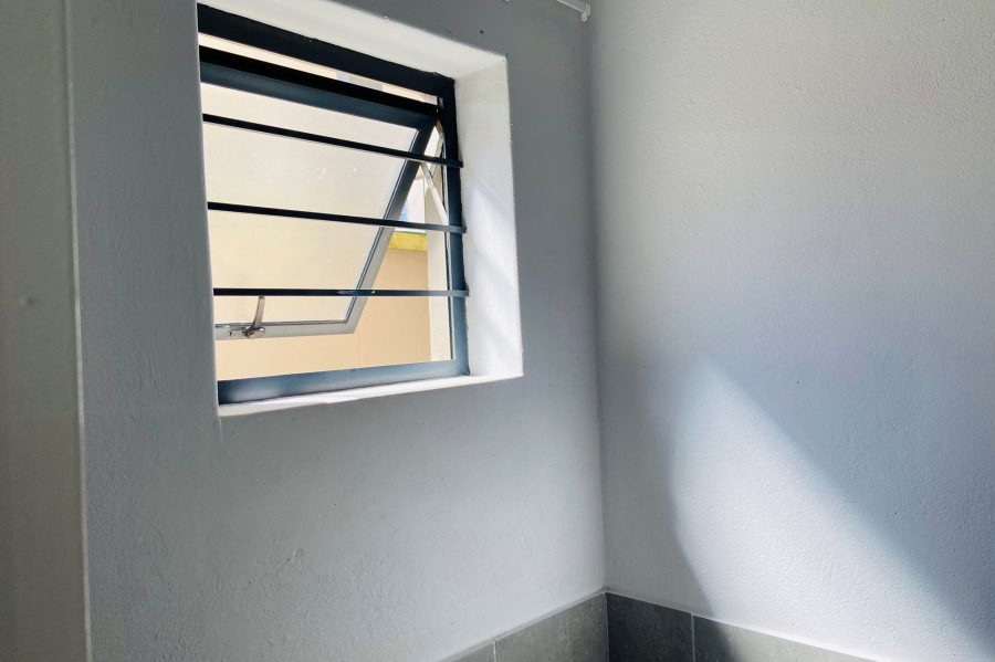 To Let 2 Bedroom Property for Rent in Athlone Park KwaZulu-Natal