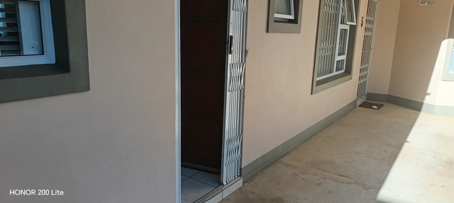 2 Bedroom Property for Sale in Manaba Beach KwaZulu-Natal