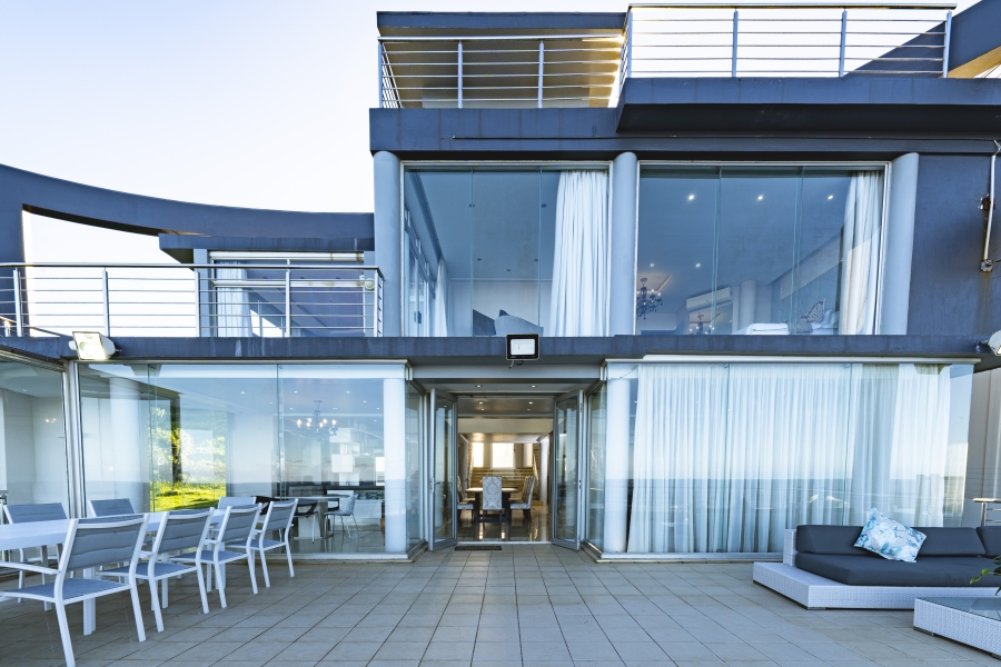 5 Bedroom Property for Sale in Tinley Manor KwaZulu-Natal