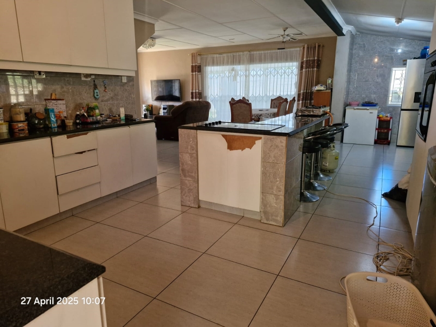 3 Bedroom Property for Sale in Mount Vernon KwaZulu-Natal