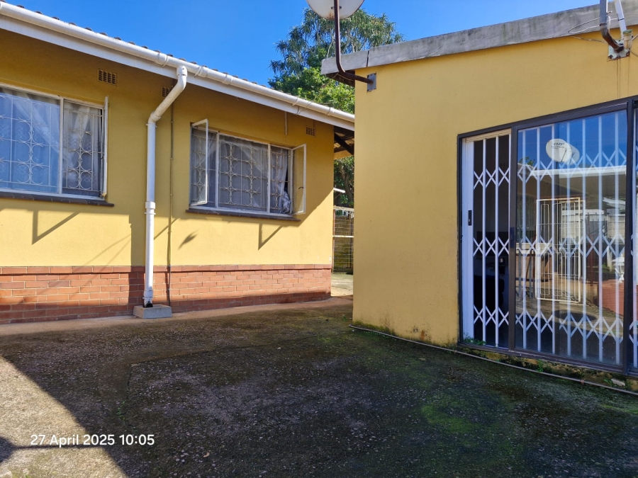 3 Bedroom Property for Sale in Mount Vernon KwaZulu-Natal