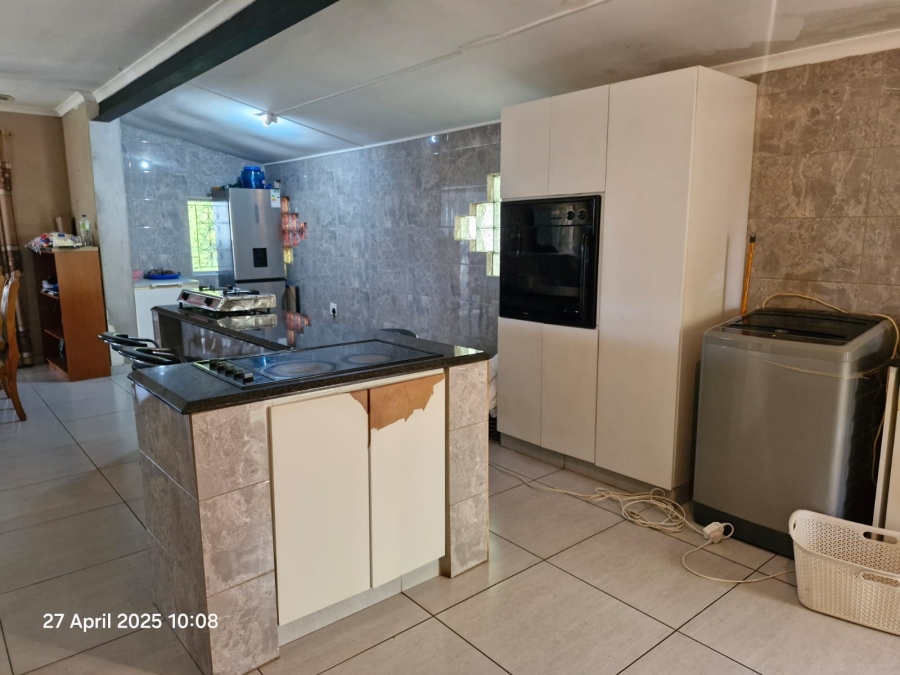 3 Bedroom Property for Sale in Mount Vernon KwaZulu-Natal