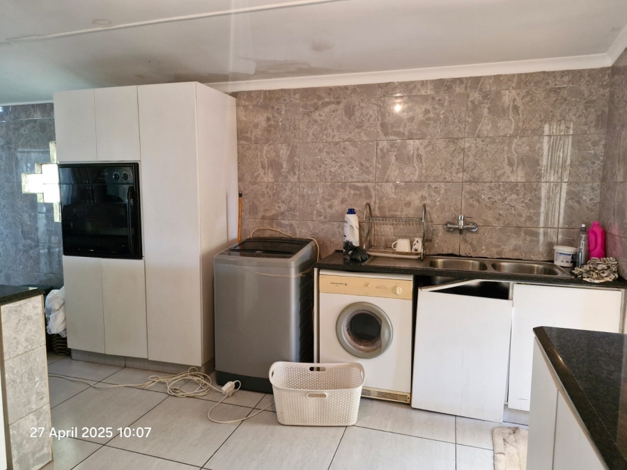 3 Bedroom Property for Sale in Mount Vernon KwaZulu-Natal