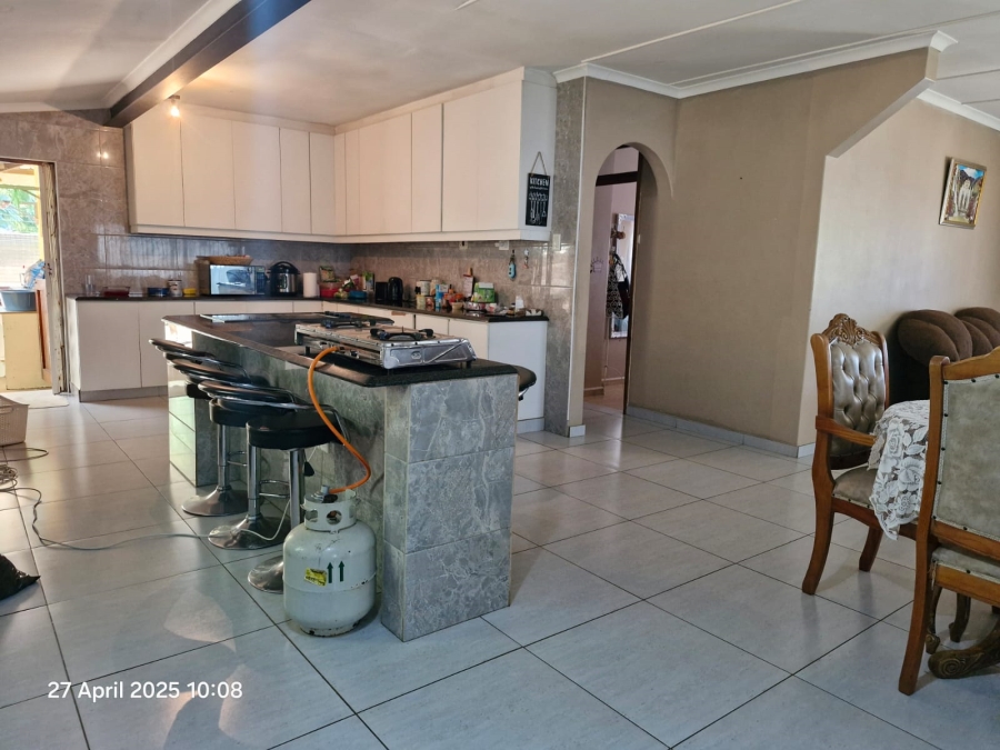 3 Bedroom Property for Sale in Mount Vernon KwaZulu-Natal