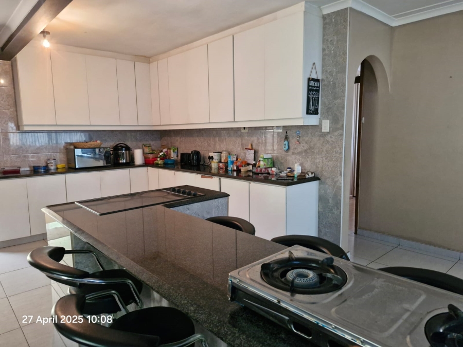3 Bedroom Property for Sale in Mount Vernon KwaZulu-Natal