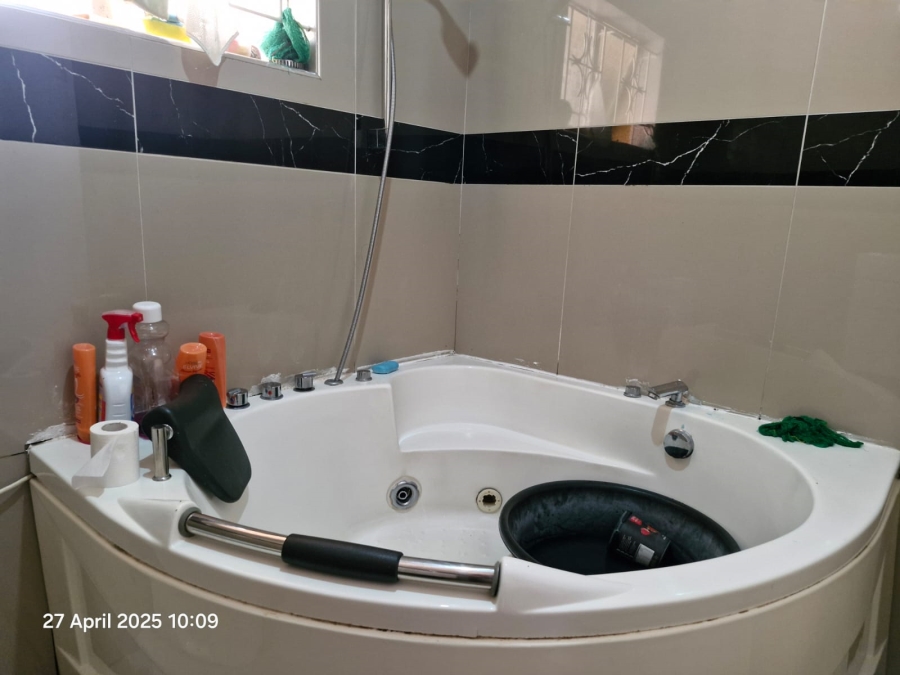 3 Bedroom Property for Sale in Mount Vernon KwaZulu-Natal