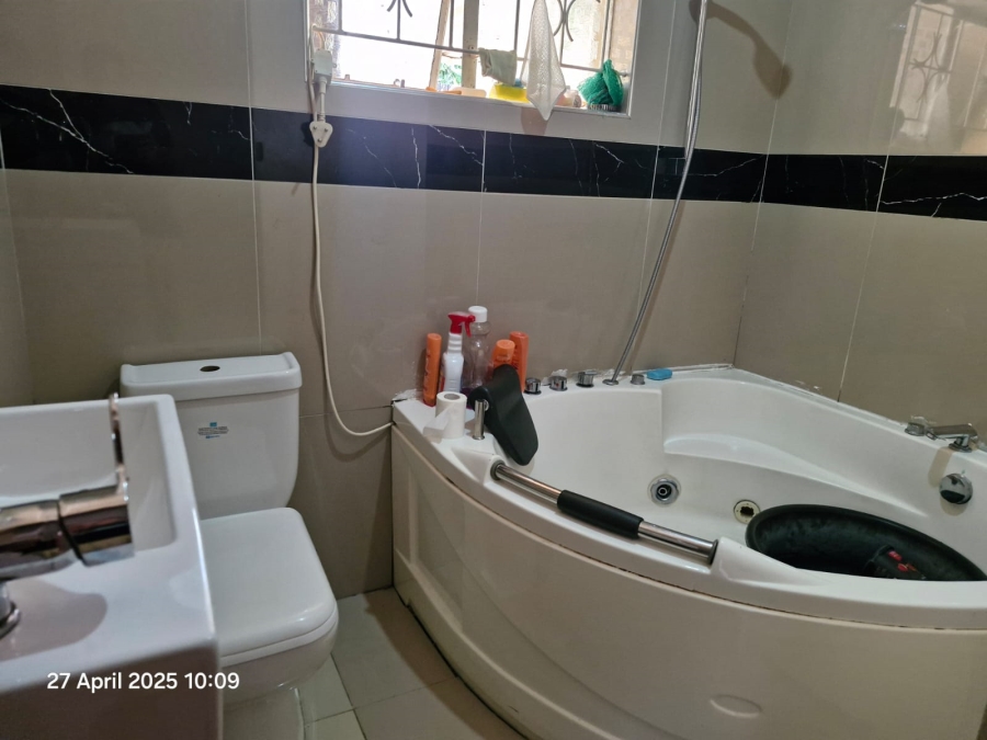 3 Bedroom Property for Sale in Mount Vernon KwaZulu-Natal