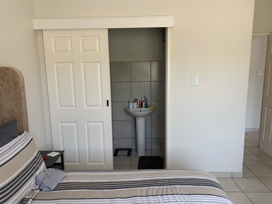 2 Bedroom Property for Sale in Glenwood KwaZulu-Natal