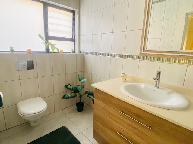 To Let 4 Bedroom Property for Rent in Mzingazi Golf Estate KwaZulu-Natal