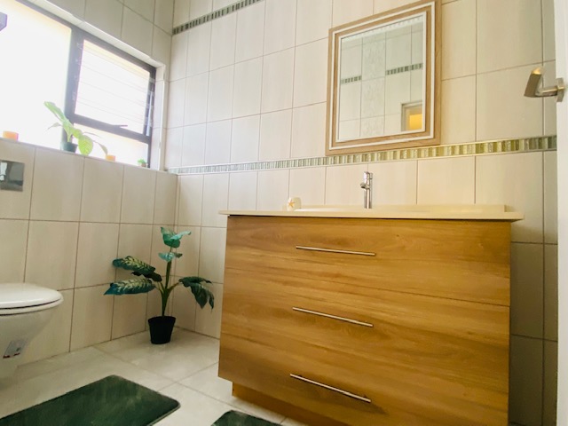 To Let 4 Bedroom Property for Rent in Mzingazi Golf Estate KwaZulu-Natal