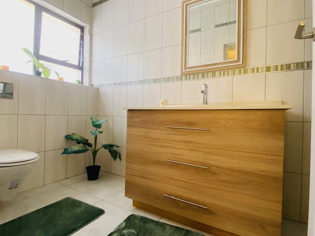 To Let 4 Bedroom Property for Rent in Mzingazi Golf Estate KwaZulu-Natal