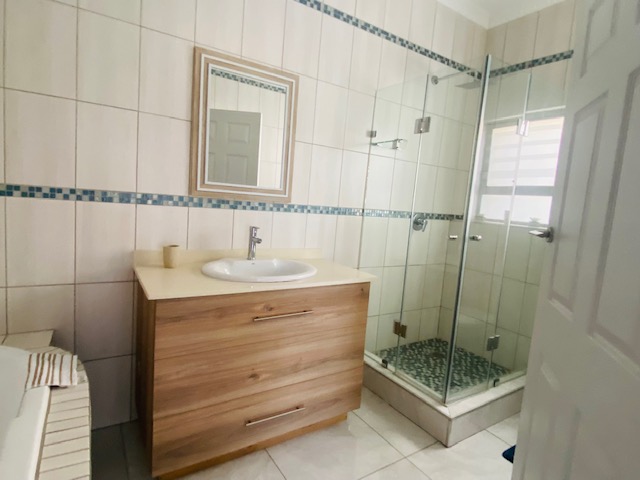 To Let 4 Bedroom Property for Rent in Mzingazi Golf Estate KwaZulu-Natal