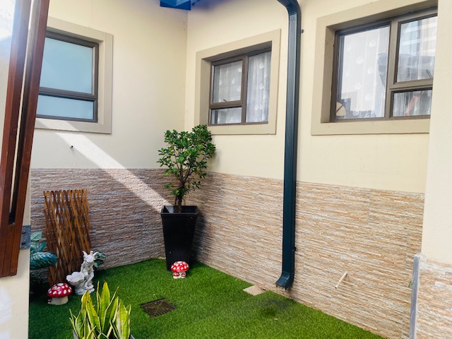 To Let 4 Bedroom Property for Rent in Mzingazi Golf Estate KwaZulu-Natal
