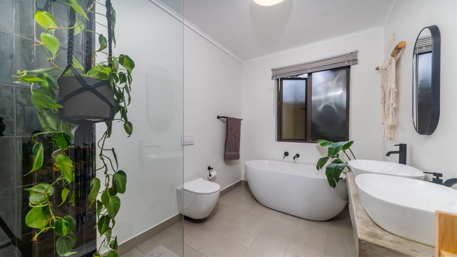 4 Bedroom Property for Sale in Seaward Estate KwaZulu-Natal