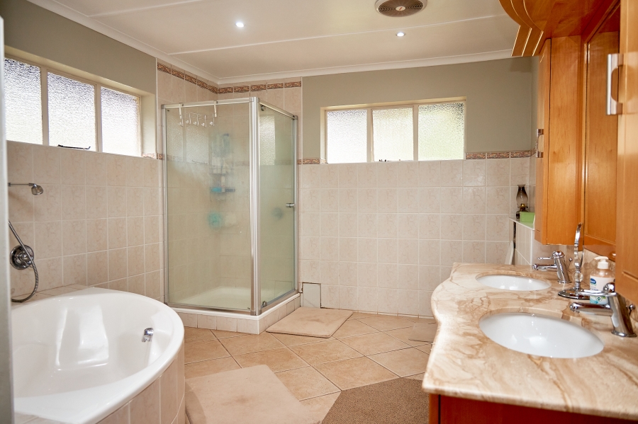6 Bedroom Property for Sale in Montrose KwaZulu-Natal
