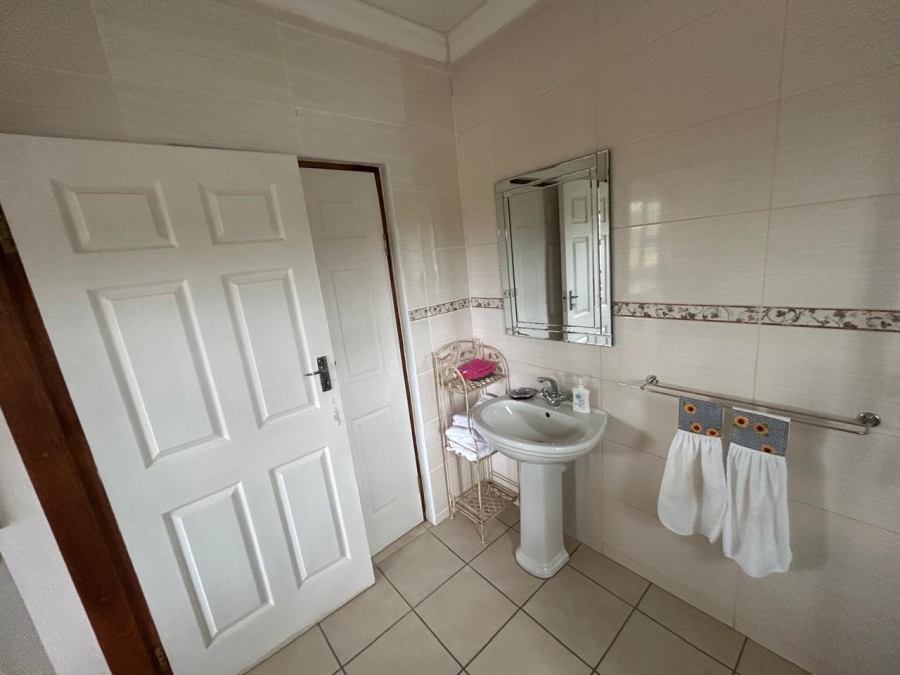 To Let 1 Bedroom Property for Rent in Margate KwaZulu-Natal