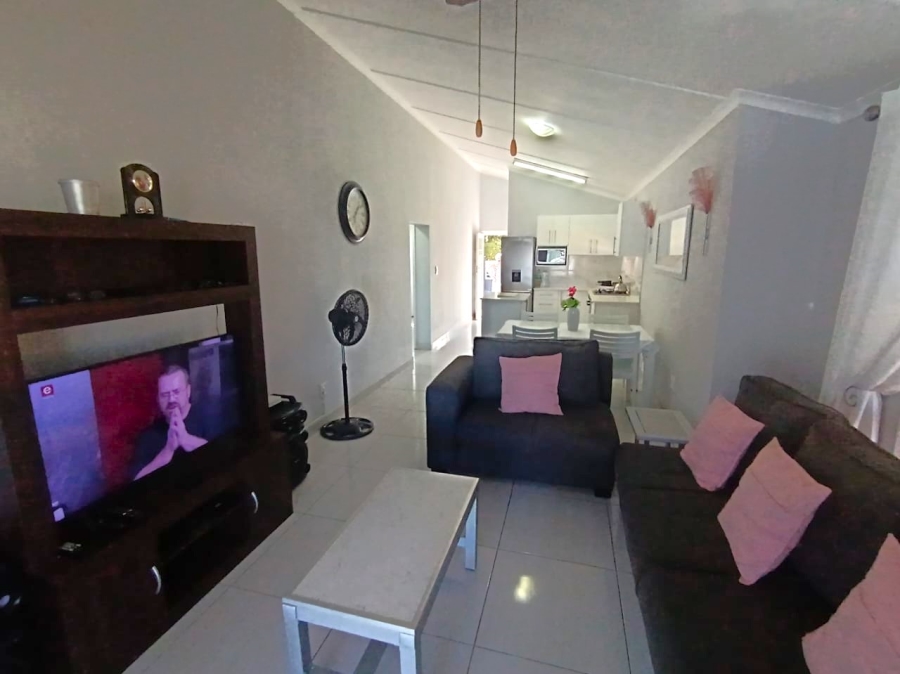 2 Bedroom Property for Sale in Hibberdene KwaZulu-Natal