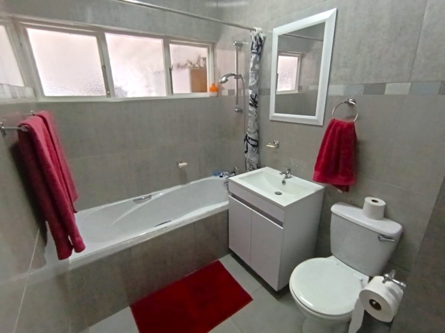 2 Bedroom Property for Sale in Hibberdene KwaZulu-Natal