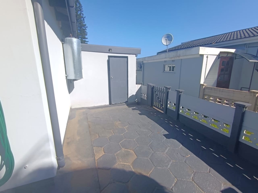 2 Bedroom Property for Sale in Hibberdene KwaZulu-Natal