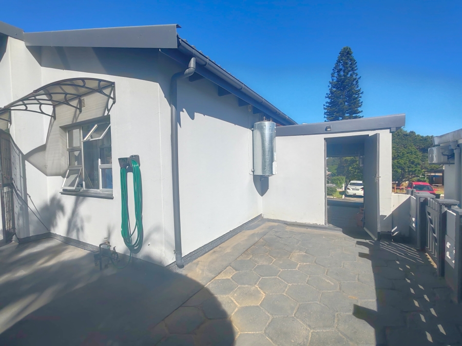 2 Bedroom Property for Sale in Hibberdene KwaZulu-Natal