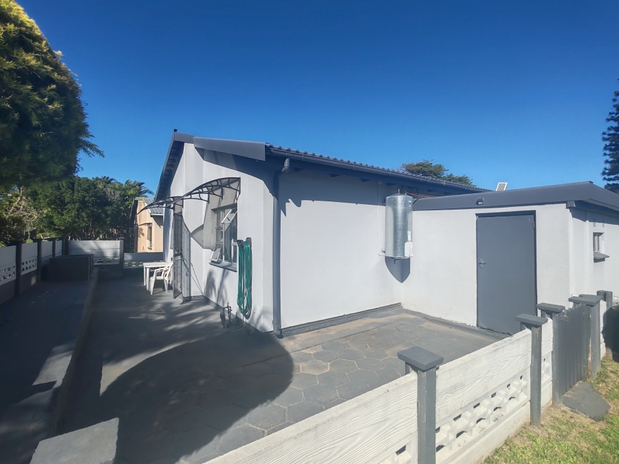 2 Bedroom Property for Sale in Hibberdene KwaZulu-Natal