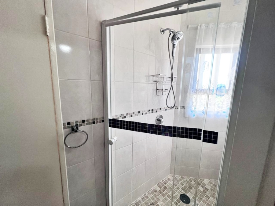2 Bedroom Property for Sale in Manaba Beach KwaZulu-Natal