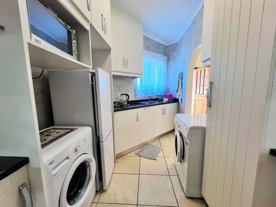 2 Bedroom Property for Sale in Manaba Beach KwaZulu-Natal
