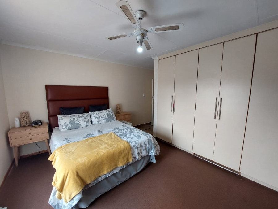 To Let 2 Bedroom Property for Rent in Pioneer Park KwaZulu-Natal