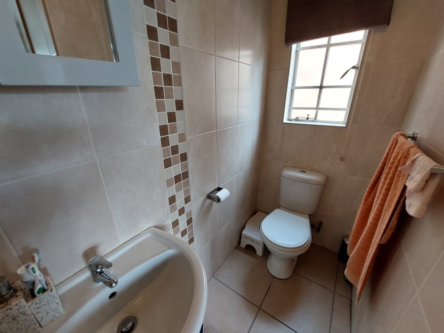 To Let 2 Bedroom Property for Rent in Pioneer Park KwaZulu-Natal