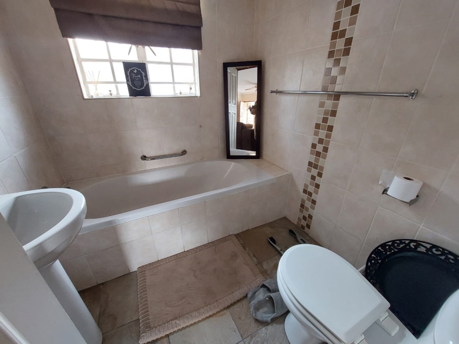 To Let 2 Bedroom Property for Rent in Pioneer Park KwaZulu-Natal