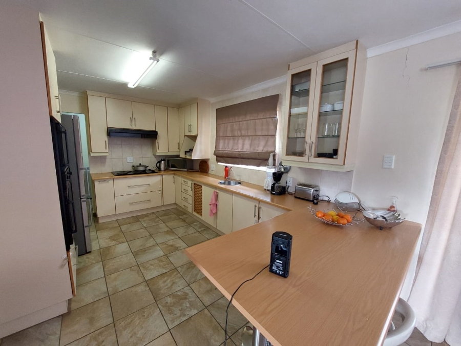 To Let 2 Bedroom Property for Rent in Pioneer Park KwaZulu-Natal
