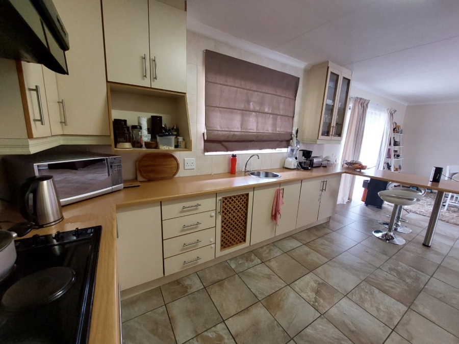 To Let 2 Bedroom Property for Rent in Pioneer Park KwaZulu-Natal