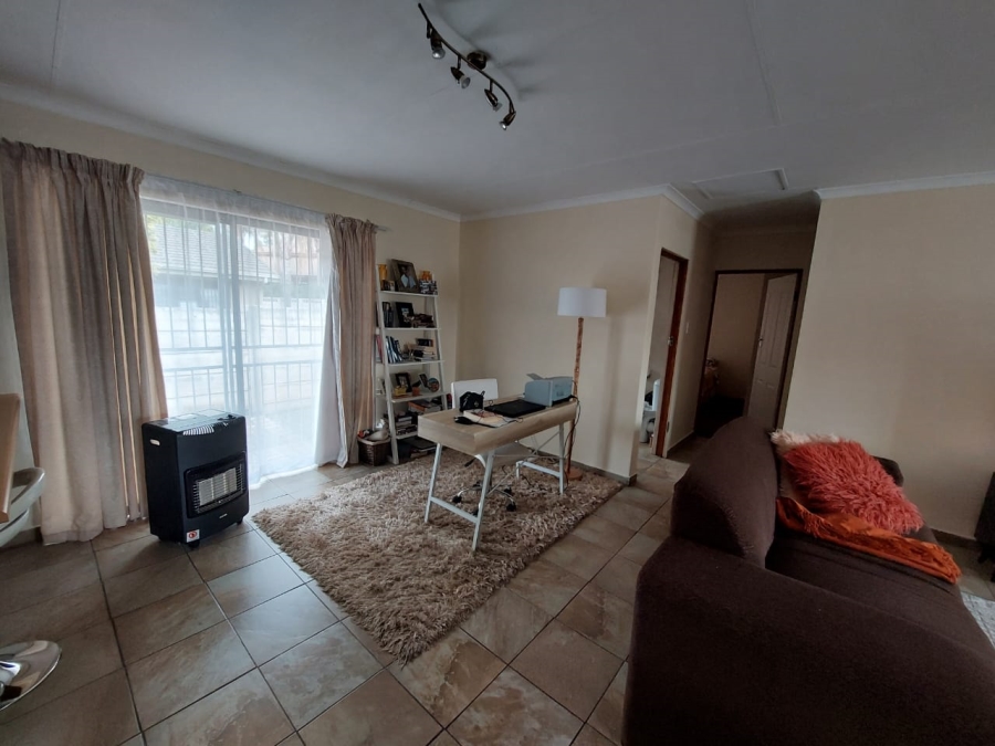 To Let 2 Bedroom Property for Rent in Pioneer Park KwaZulu-Natal