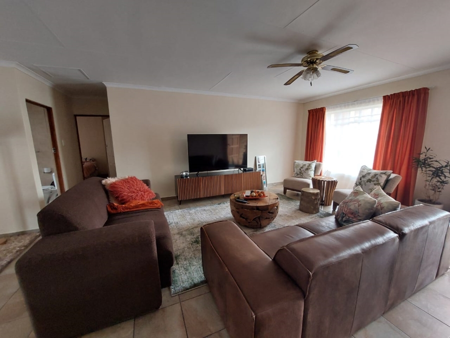 To Let 2 Bedroom Property for Rent in Pioneer Park KwaZulu-Natal