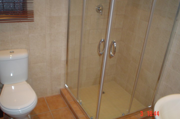 To Let 1 Bedroom Property for Rent in Schuinshoogte KwaZulu-Natal
