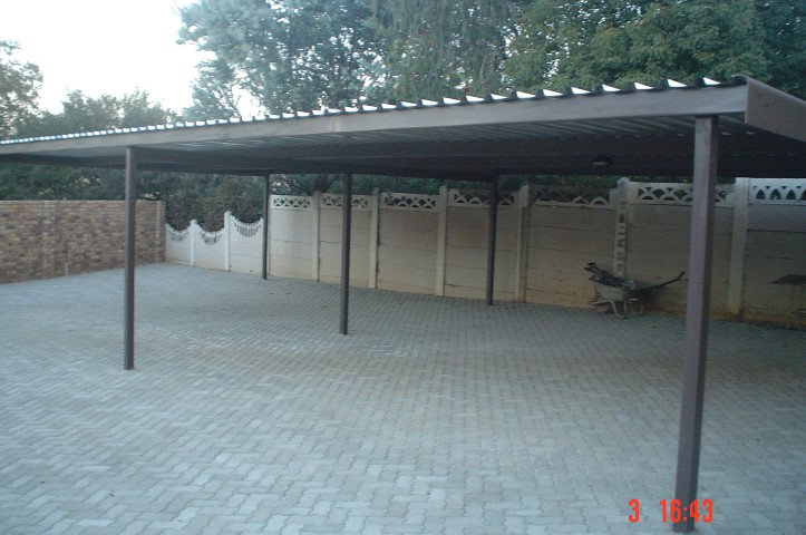 To Let 1 Bedroom Property for Rent in Schuinshoogte KwaZulu-Natal