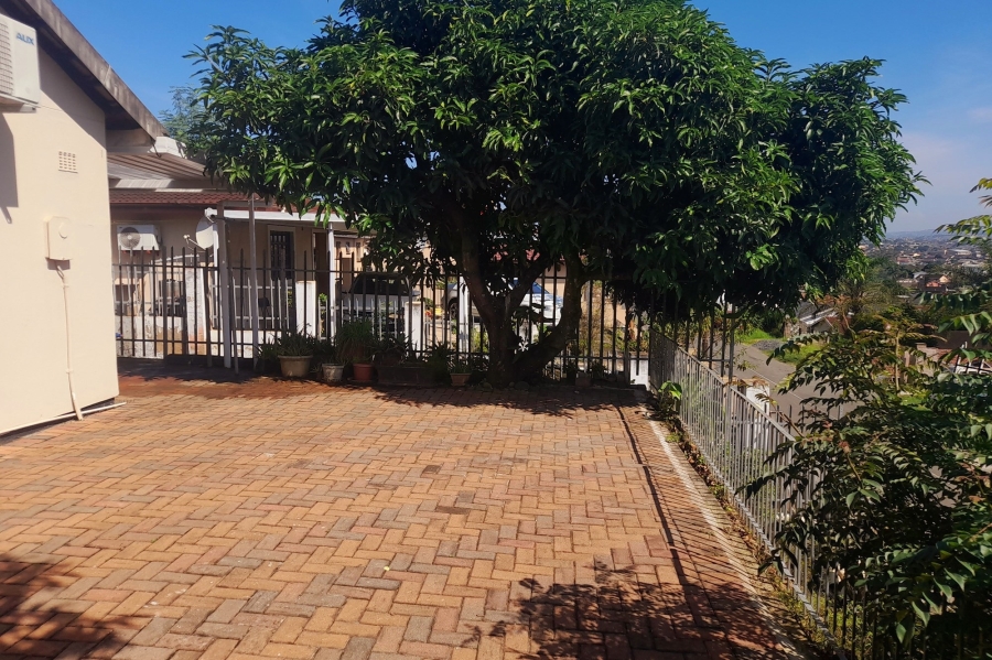 3 Bedroom Property for Sale in Parkgate KwaZulu-Natal