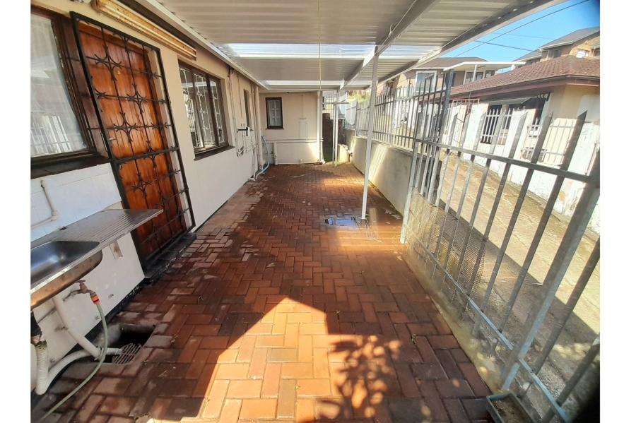 3 Bedroom Property for Sale in Parkgate KwaZulu-Natal