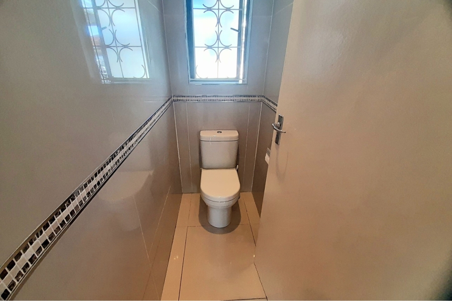3 Bedroom Property for Sale in Parkgate KwaZulu-Natal