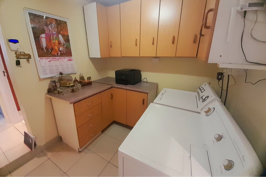 3 Bedroom Property for Sale in Parkgate KwaZulu-Natal